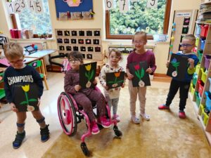 Grupa Promyczków z pracami wiosennymi