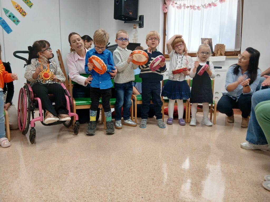 Śpiewające i grające dzieci